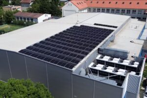 Komerčná inštalácia fotovoltickej elektrárne 100 kWp na kľúč pre zimný štadión, Bratislava