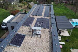 Montáž a inštalácia fotovoltiky 10 kWp s meničom napätia a integráciou Smart Home pre rodinný dom, Trakovice
