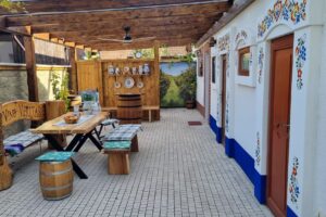 Kompletná výstavba terasy na mieru vrátane zastrešenia a realizácie fasády pre rodinný dom, Bratislav